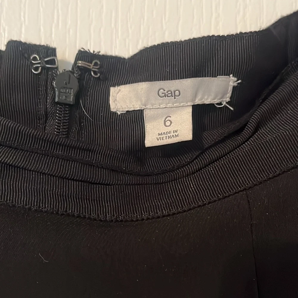 GAP Black Mini Skirt - Picture 3 of 4